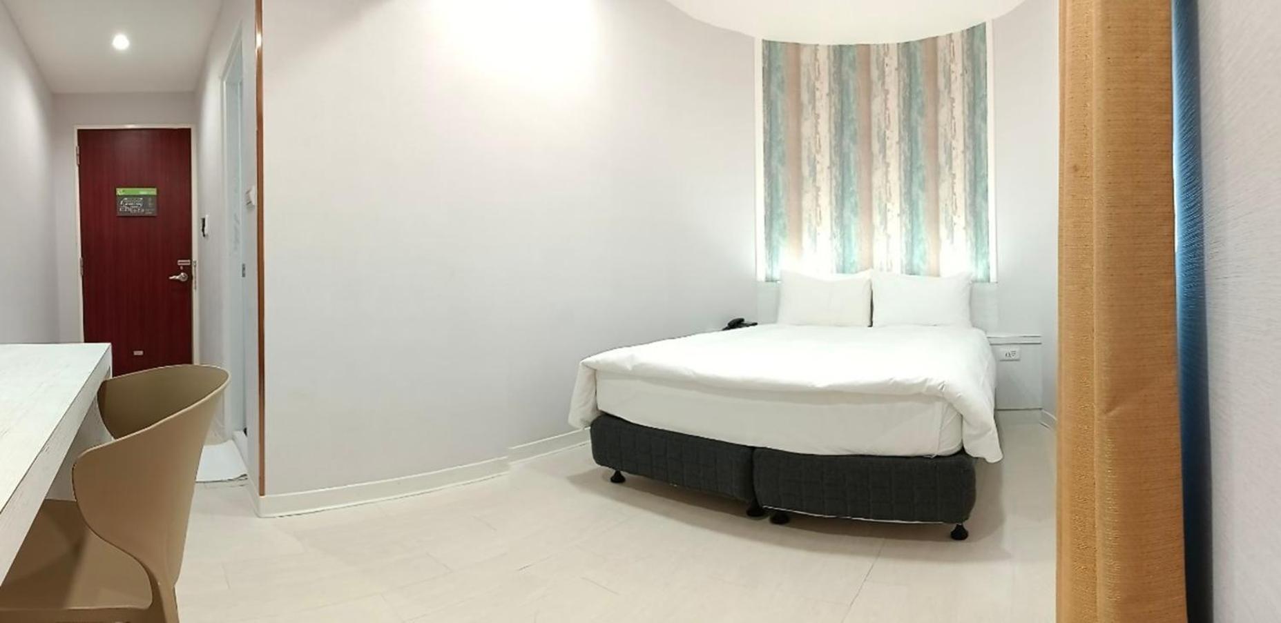 Kiwi Express Hotel - Zhongqing Тайчжун Экстерьер фото